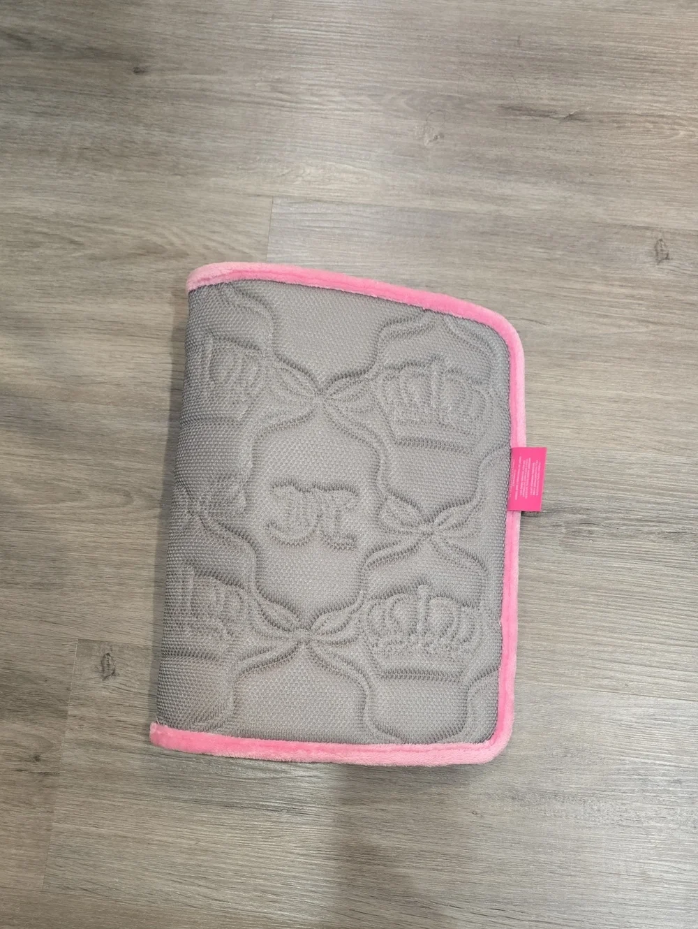 Juicy Couture Home Bow Lattice Quilted Memory Foam Bath Rug- Pink